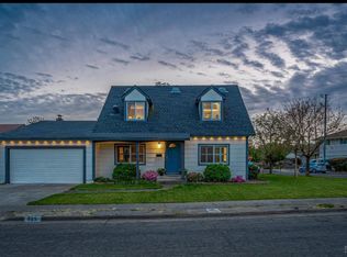 525 Oak Lake Avenue, Santa Rosa, CA 95409