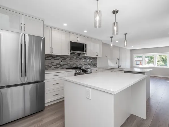 1840 160th St #222, Surrey, BC V4A 4X4