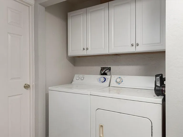 315 Hickory St — Photo 6