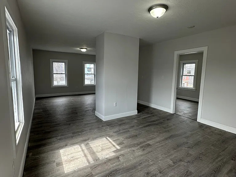 1870 Purchase St #7 — Photo 6
