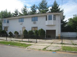 18928 Quencer Rd, Saint Albans, NY 11412