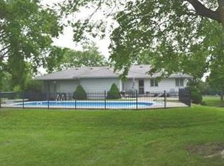 20670 Cedar Niles Rd, Gardner, KS 66030