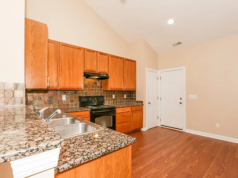 2885 Island Point Dr NW — Photo 3