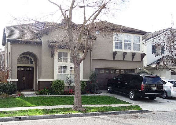 2nd image of 330 Daisy Dr