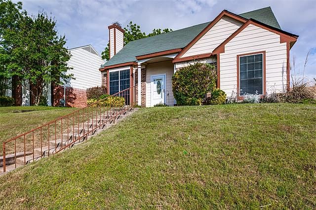 1st image of 2213 Villawood Ln