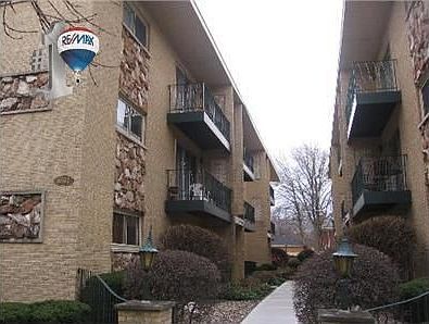 1st image of 6864 N Northwest Hwy
