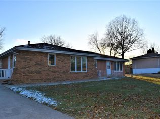 709 James Wittchen Dr, Schererville, IN 46375