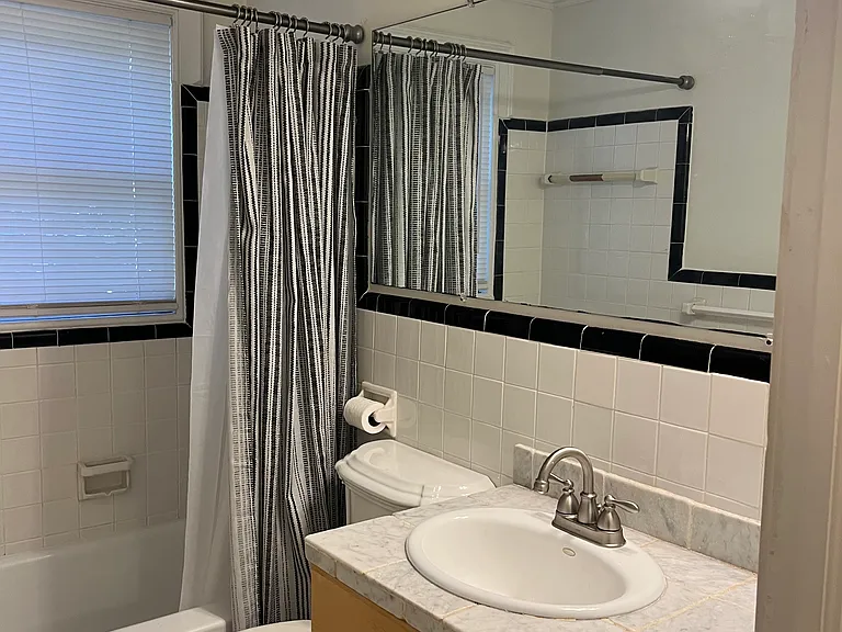 245 S Laurel Ave #A — Photo 12