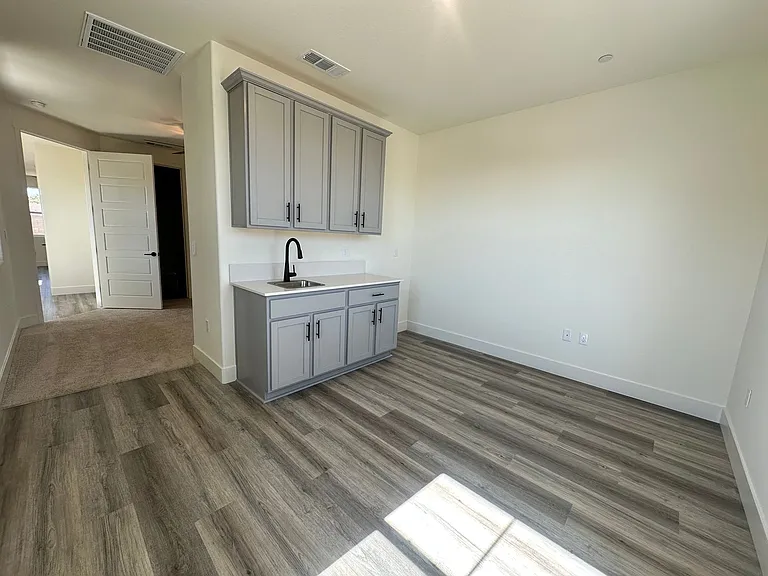 4005 W Babcock Ave — Photo 5