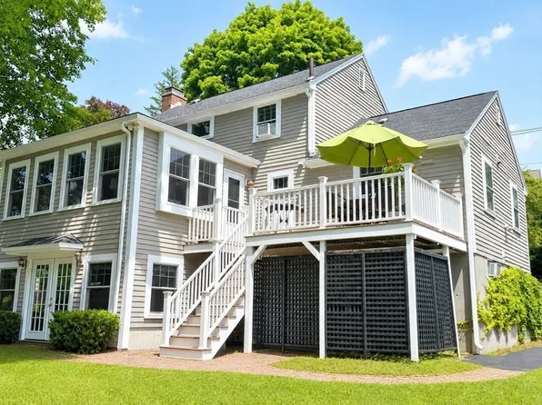 310 Concord Ave, Lexington, MA 02421