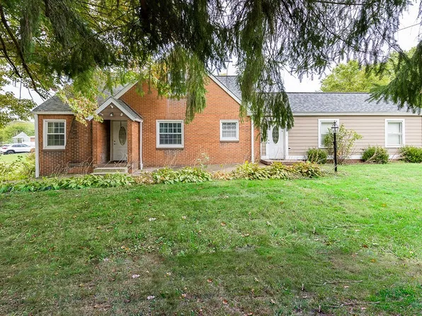 262 Blackhawk Rd, Beaver Falls, PA 15010