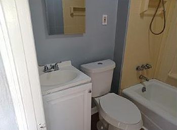 5th image of 14514 Westropp Ave