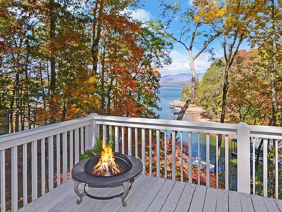 4th image of 2294 Cove Ln