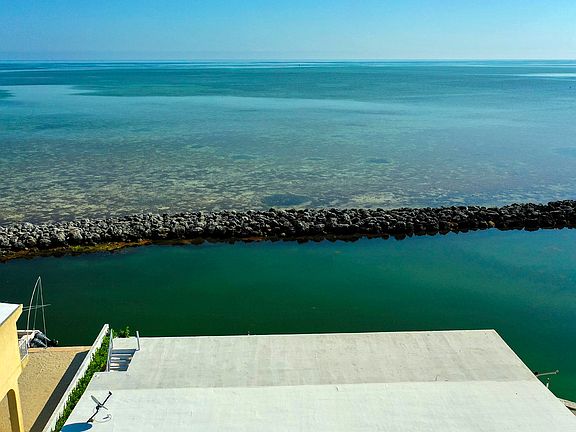 3rd image of 204 Plantation Shores Dr