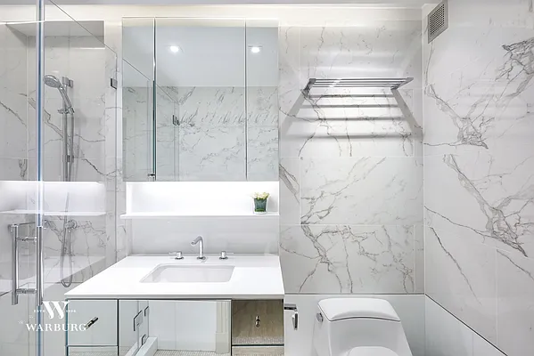 Sold by Warburg | media 9