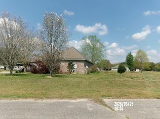 13 Miami Ln, Picayune, MS 39466