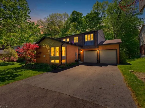 30 Jerome Park Dr, Hamilton, ON L9H 6H2