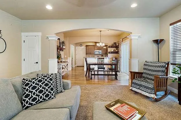 3 bed, 2.5 bath, 1589 sqft, $2,500 — Photo 4