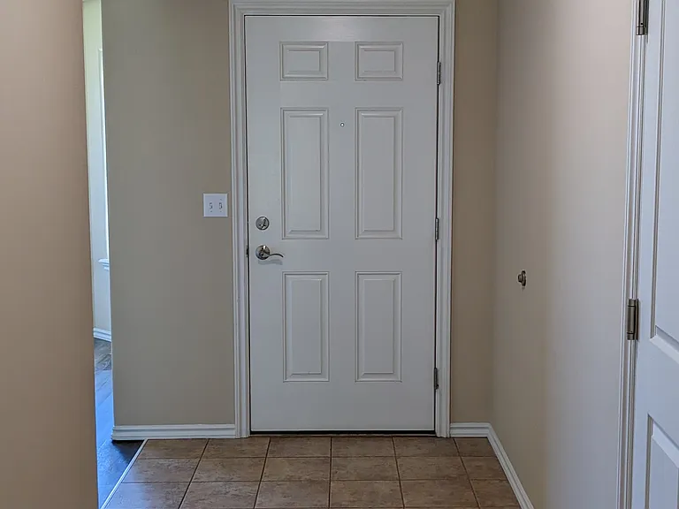 8909 Webster Ave — Photo 6
