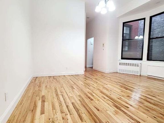 5th image of 132 W 72nd St #2