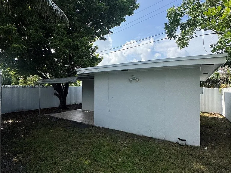 2311 NW 15th St #REAR — Photo 9