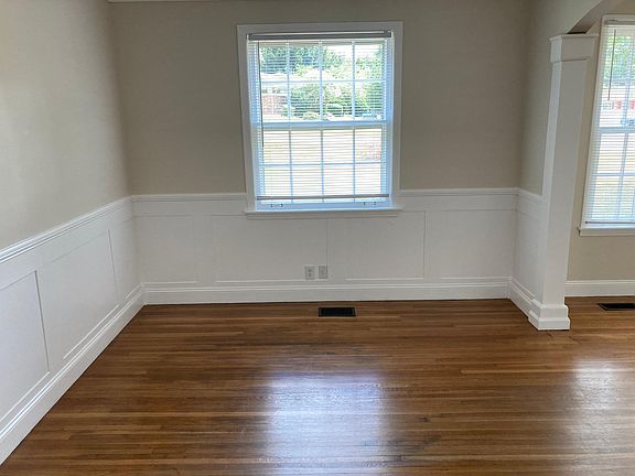 4th image of 2628 Woodberry Dr
