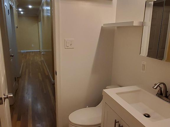 4th image of 2808 Powell Dr