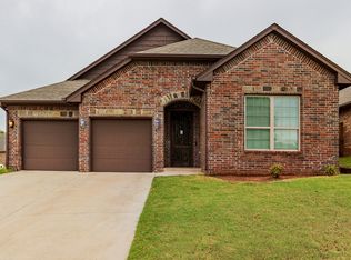 600 Irish Ln, Yukon, OK 73099
