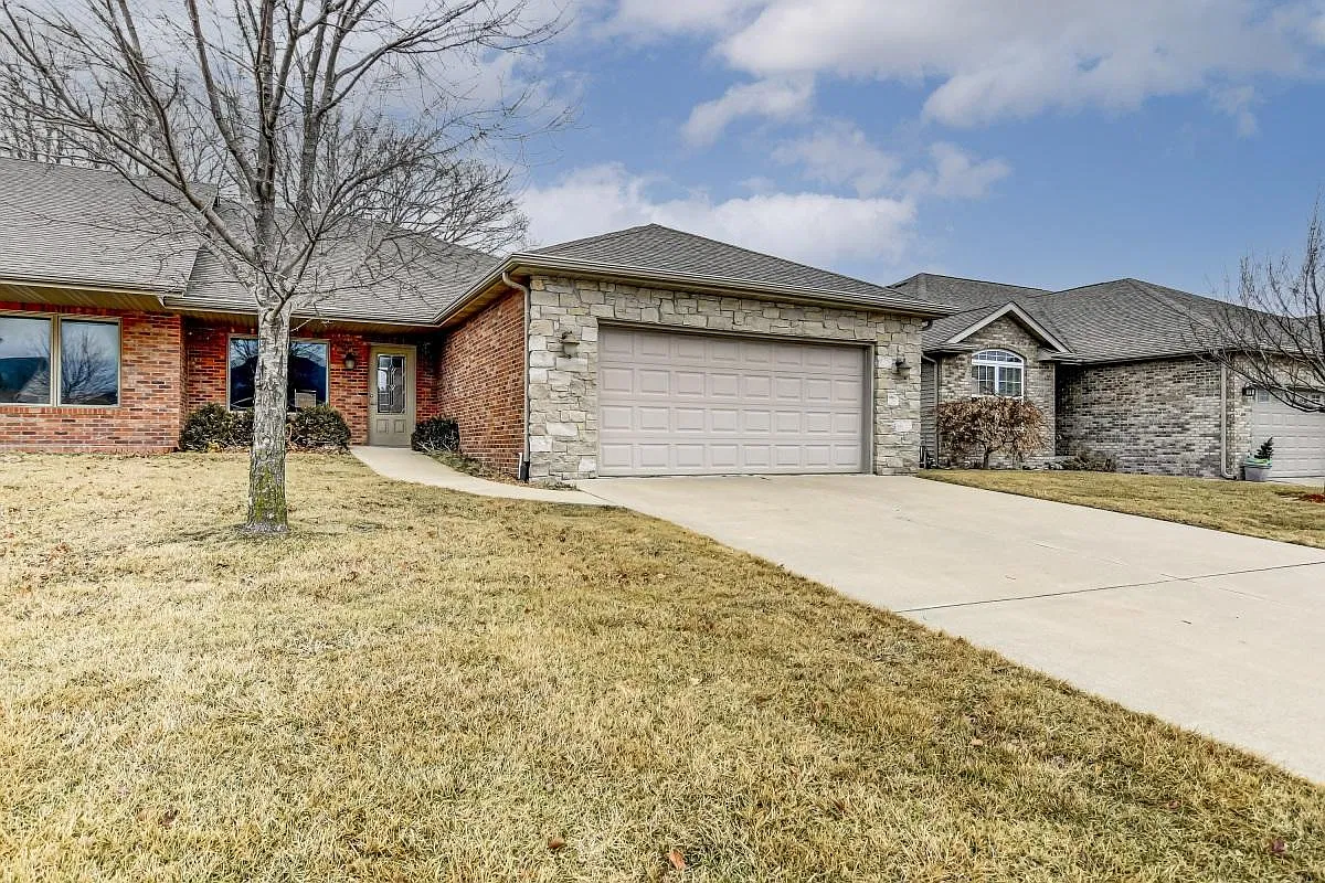 3 bed, 1500 sqft, $2,700 — Photo 1
