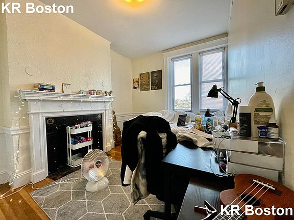 5th image of 55 Egmont St APT 5