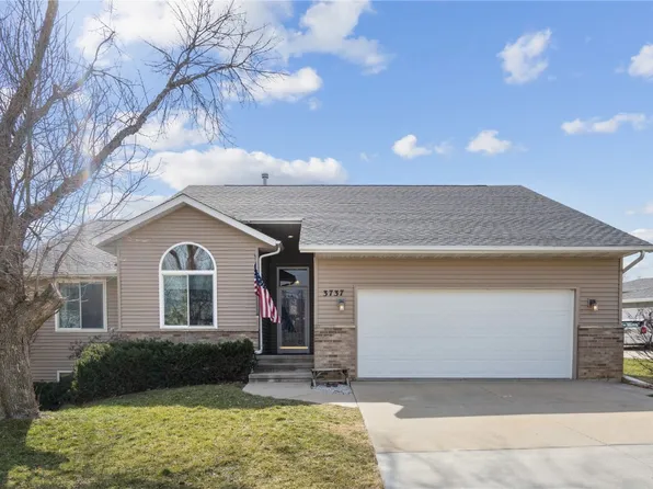 3737 Jackson Dr NW, Cedar Rapids, IA 52405