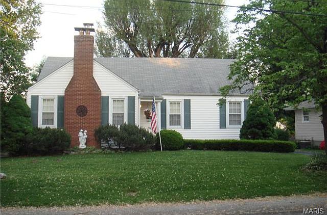 2nd image of 274 N Castello St