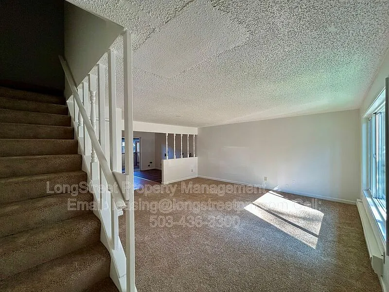 3 bed, 2.0 bath, 1120 sqft, $1,895 — Photo 2