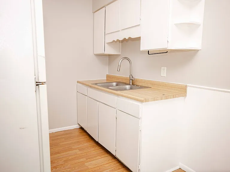 5750 Winona Dr — Photo 13