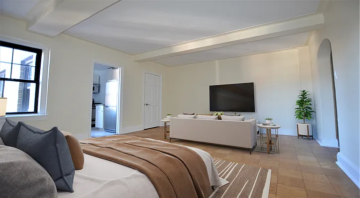 Rented by Manhattan Realty Group | media 2