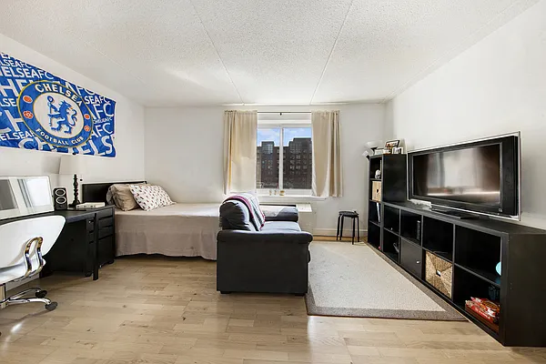 Rented by Compass | media 7