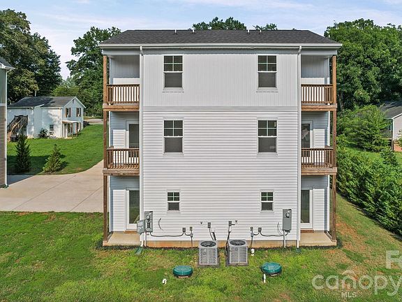 2nd image of 511 N Hill St #A
