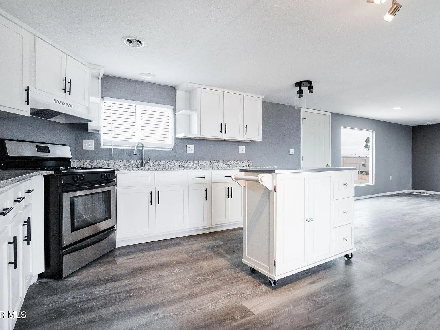 3 bed, 1112 sqft, $1,295 — Photo 4