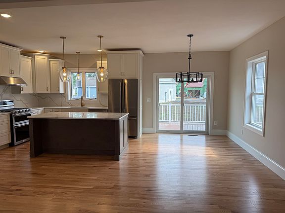 4th image of 4 Wilderness Drive