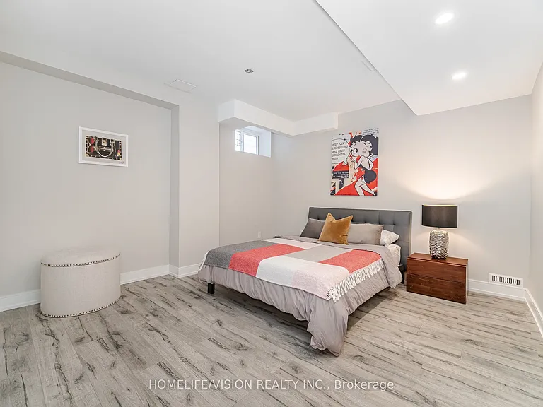 1298 Bunsden Ave — Photo 34