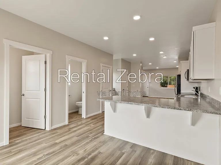 1684 SW Salmon Ave — Photo 10