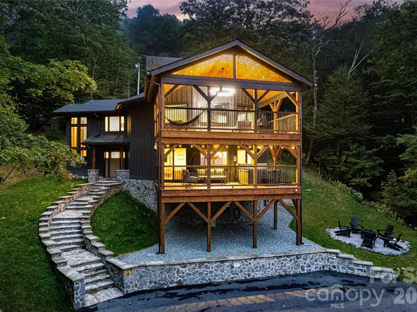 102 Ski Beech Rd, Banner Elk, NC 28604