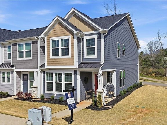 4th image of 299 Dalmatian Dr
