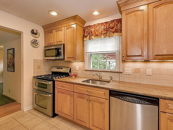5th image of 96 Bergen Ave