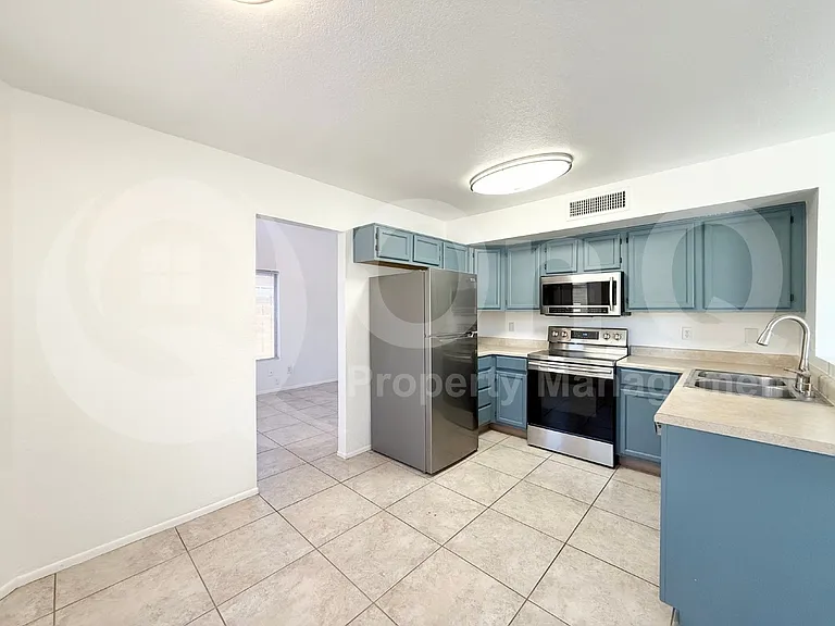 3806 W Cielo Grande — Photo 4
