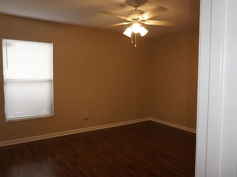 5547 Pinebay Cir N — Photo 6