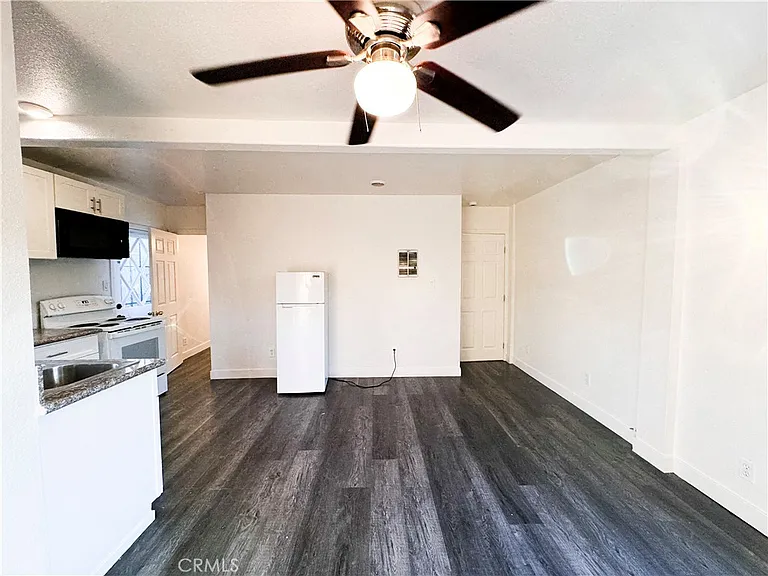 1746 W 82nd St — Photo 4
