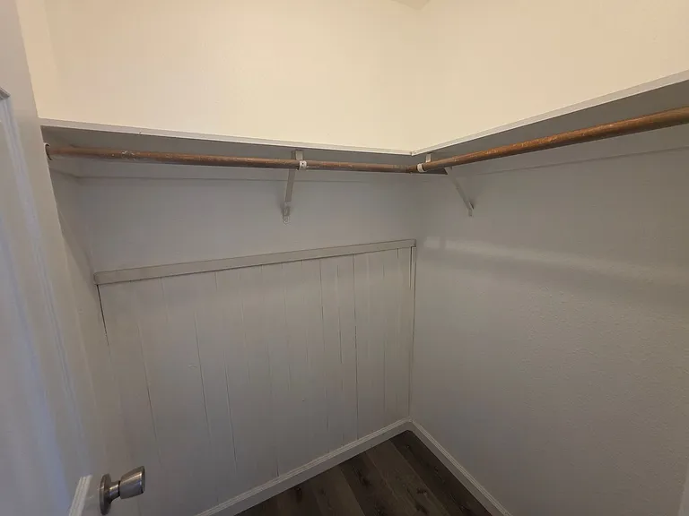 Gareth Ln - Triplex — Photo 18