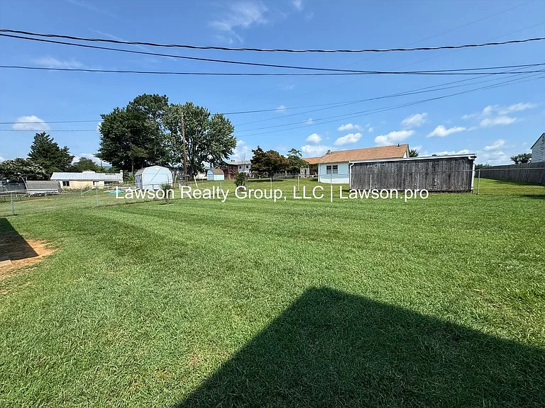 623-625 Moran Ave — Photo 14