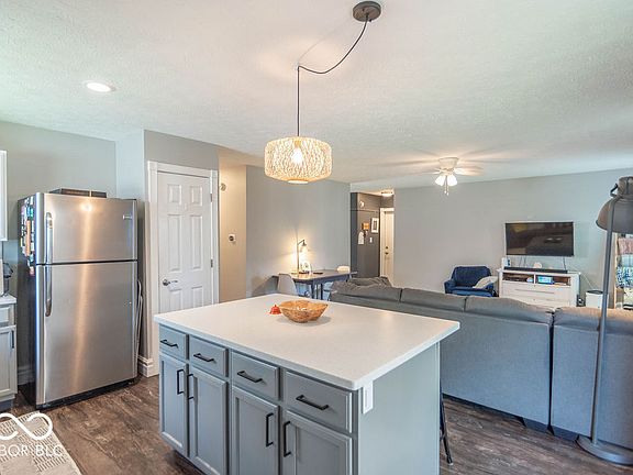 5th image of 6422 Layton Ln